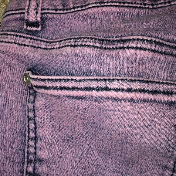 Shorts - Picture 3 of 5